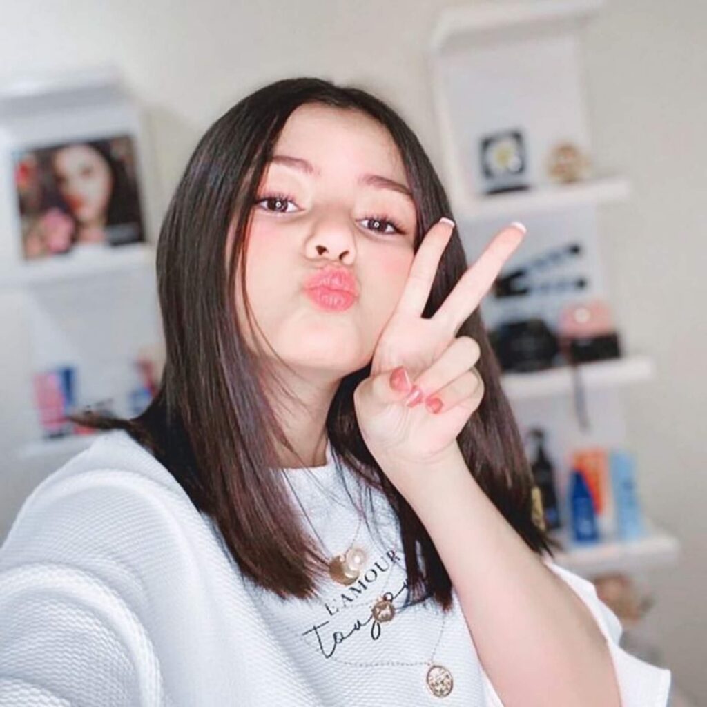 Stylish Attitude Girls DP