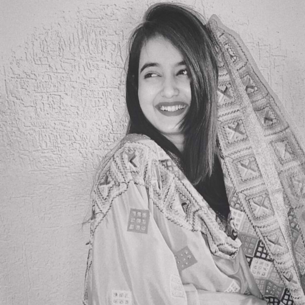  Facebook DP For Girls